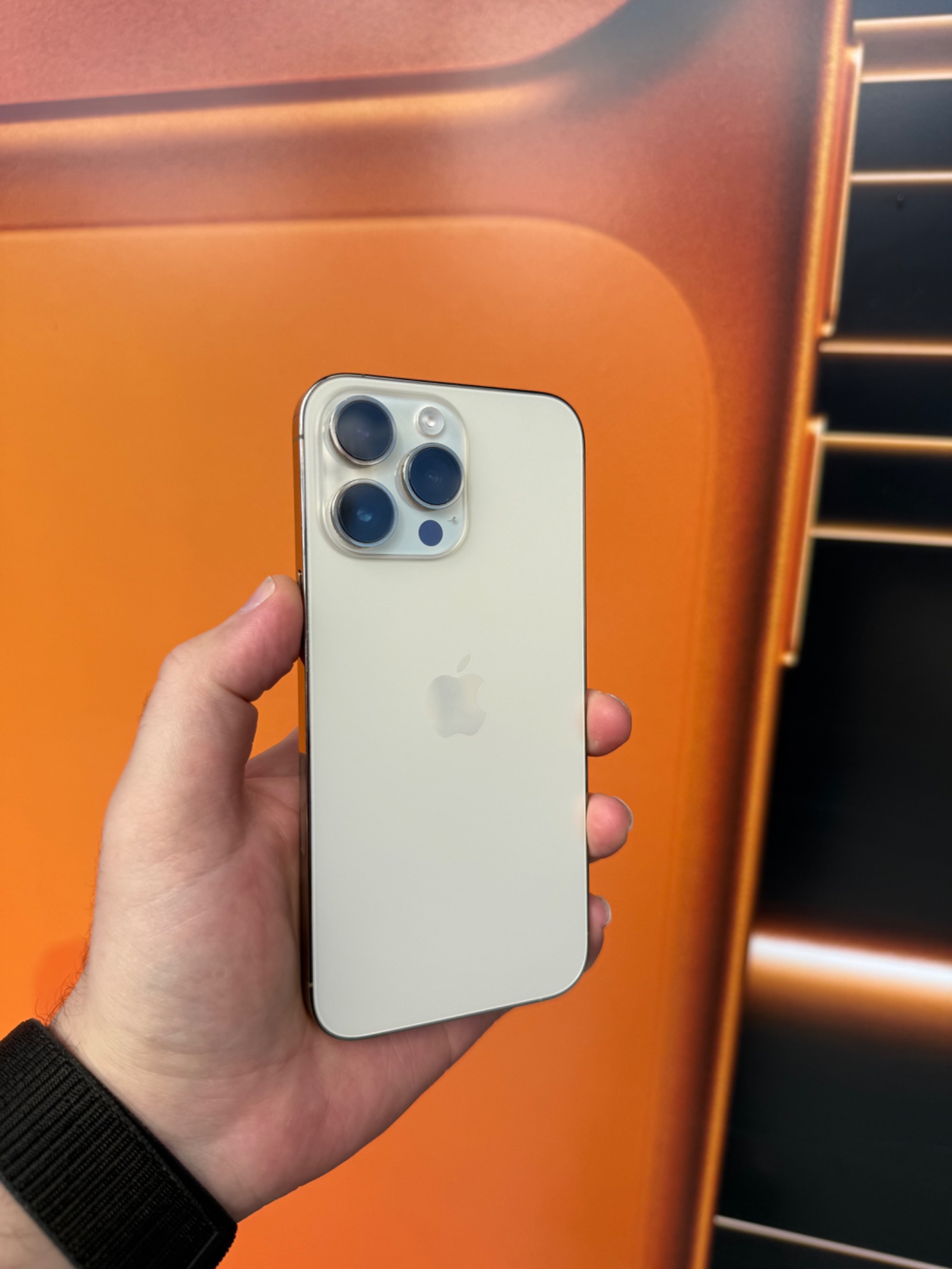 iPhone 14 Pro Max 128GB Dourado